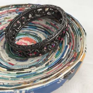 Vintage looking clasp bracelet